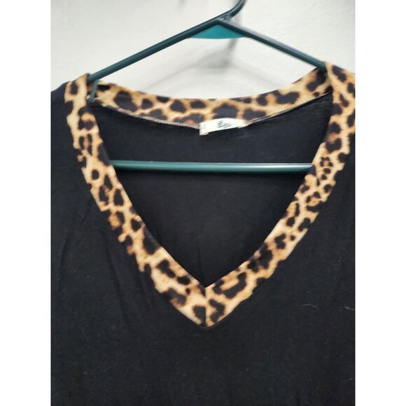 Egs Womens Black Animal Print Trim Tunic Top Medium Short Sleeve V Neck BOHO Tee - Picture 2 of 7